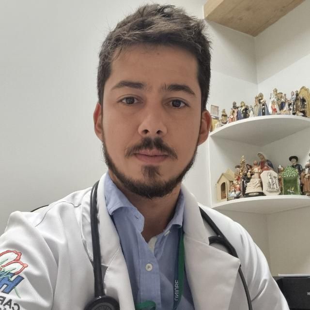 Pablo Sousa Linhares, Médico clínico geral Uberaba