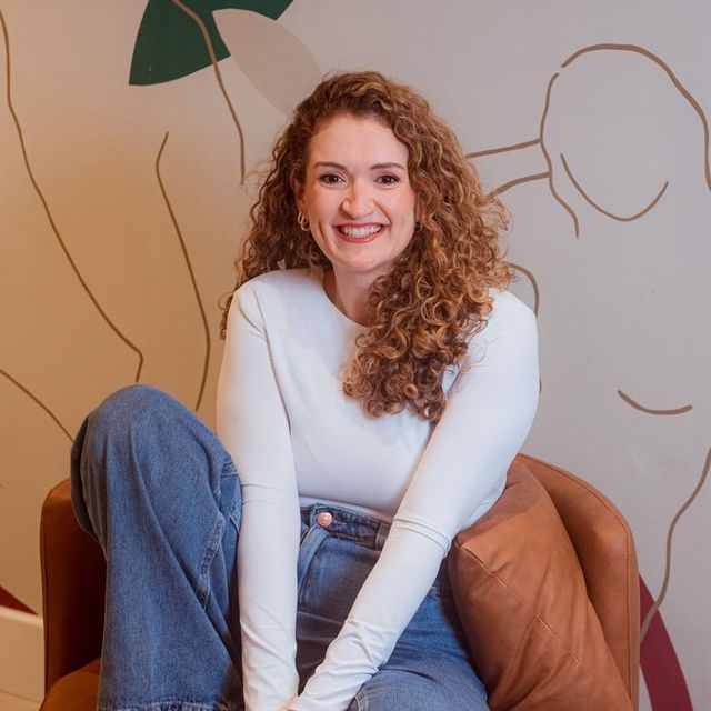 Larissa Ruiz, Ginecologista Nova Friburgo