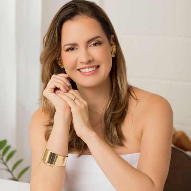 Adriana Cardoso B. Albuquerque, Ginecologista Aracaju