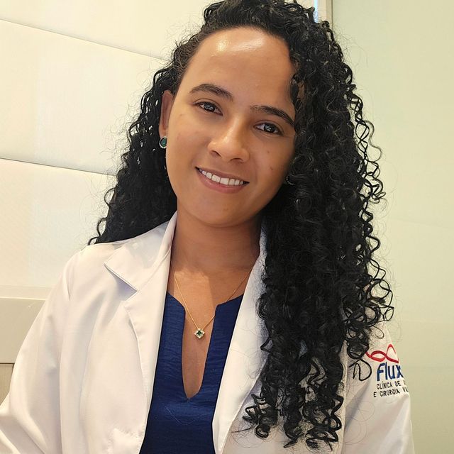 Carina Carla Alves da Silva, Cirurgião vascular Brasília