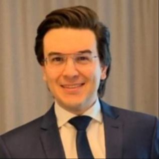 Carlos Castro, Neurocirurgião Cotia