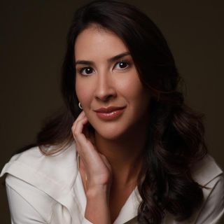 Dra. Mirella Oliveira