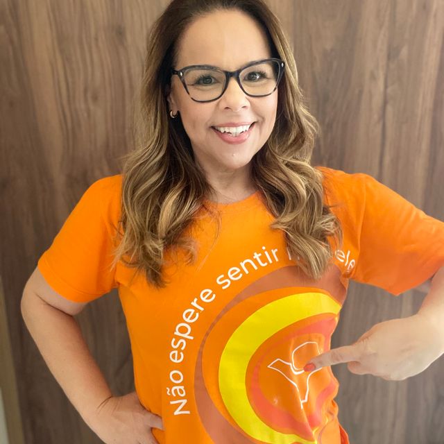 Karina Agostini Fraga, Dermatologista Muriaé