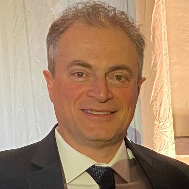 Rogerio Naim Sawaia, Ortopedista - Traumatologista São Paulo