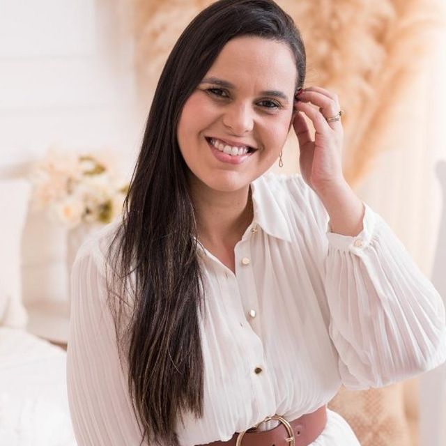 Klícia Magalhães Pereira, Cirurgião vascular Angra Dos Reis