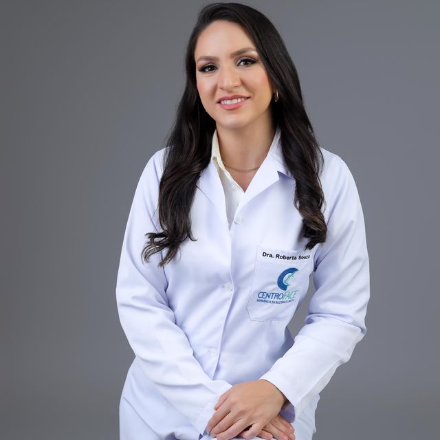 Roberta  Karolina Borges de Souza, Cirurgião buco-maxilo-facial Recife