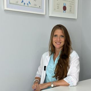 Acercar imagen: Ma Eugenia Chizzini Melo, Odontólogo Santa Fe Capital