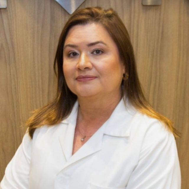 Janaina De Castro Arfelli, Oftalmologista Ribeirão Preto