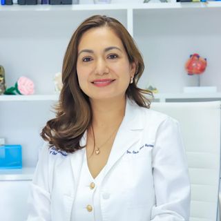 Dra. Cindy Vásquez Marzano