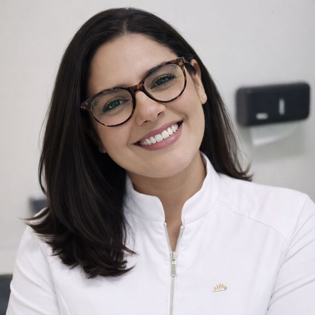 Emanuelle Torres Câmara, Dentista Rio de Janeiro