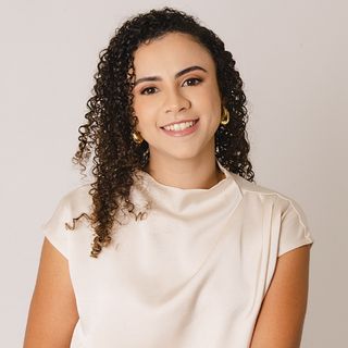 Dra. Taís Simplicio