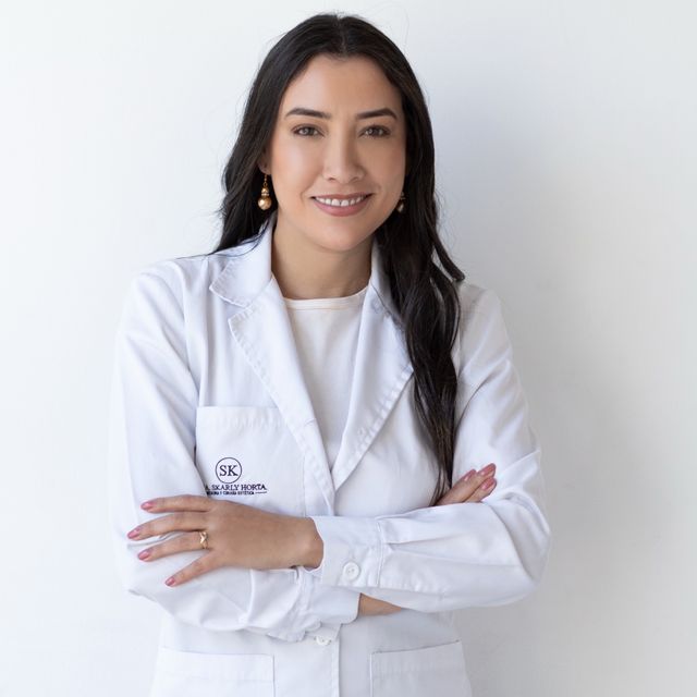 Skarly Horta, Médico estético Providencia