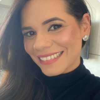 Ampliar imagem: Denise Alexandre Costa, Oftalmologista Campina Grande