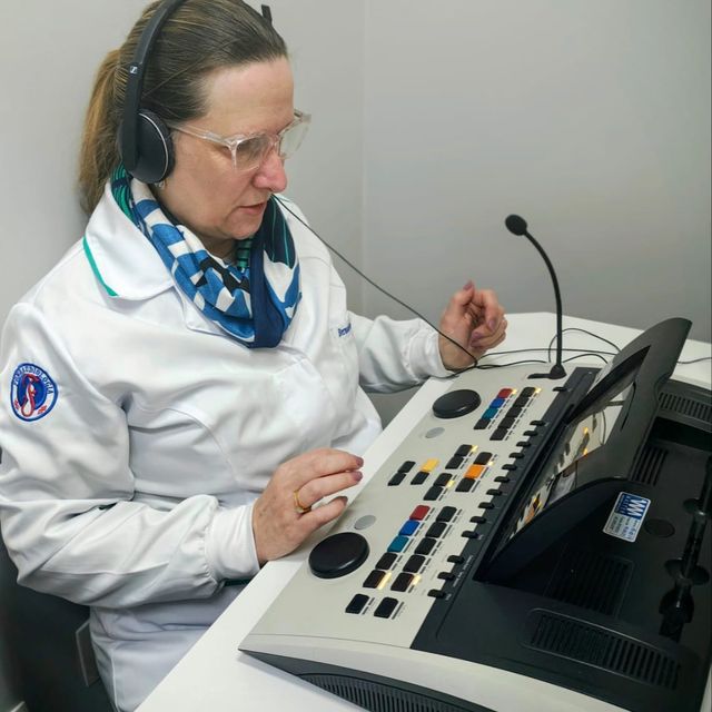 Bernadete Scrobot Handocha, Fonoaudiólogo Curitiba