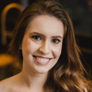 Mariana Podadeiro, Dentista Maringá