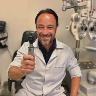 Ampliar imagem: Leo Carvalho, Oftalmologista São Paulo