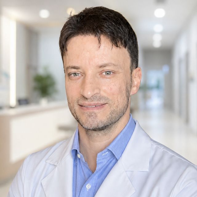 Leonardo Marques Fischer, Especialista em Clínica Médica Blumenau