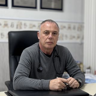 Ampliar imagem: David Eduardo Assad, Pediatra Curitiba