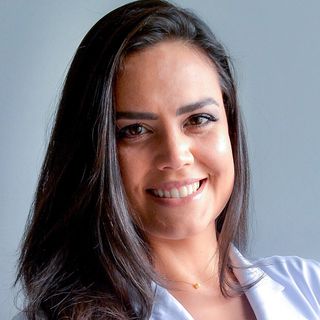 Constance Ballalai, Ortopedista - Traumatologista Salvador