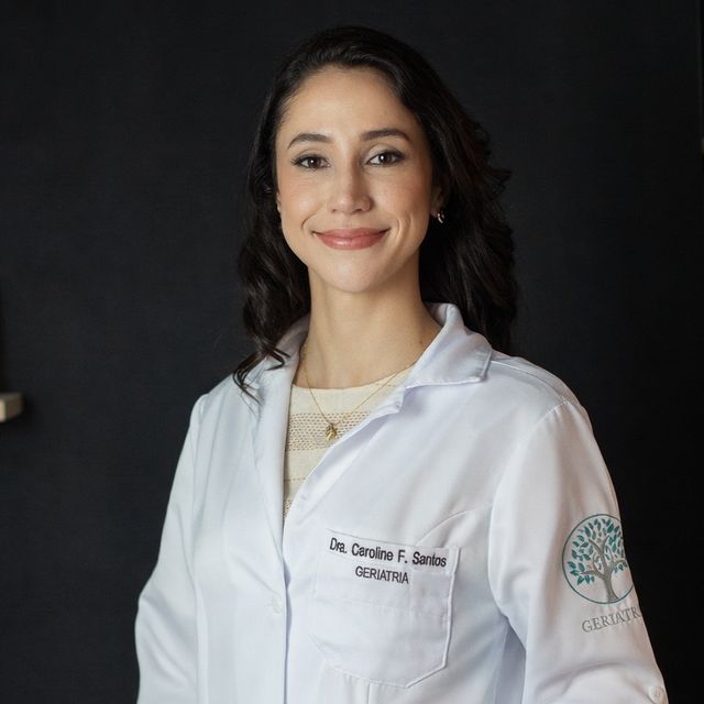 Caroline  Fatima dos Santos, Geriatra Curitiba