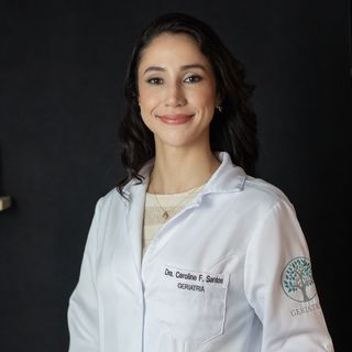 Dra. Caroline  Fatima dos Santos