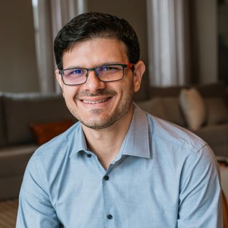 Dr. Danilo Eduardo Abib Pastore