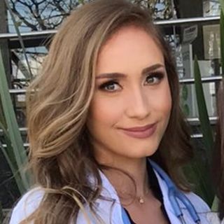 Lívia Lemos de Oliveira, Generalista Divinópolis