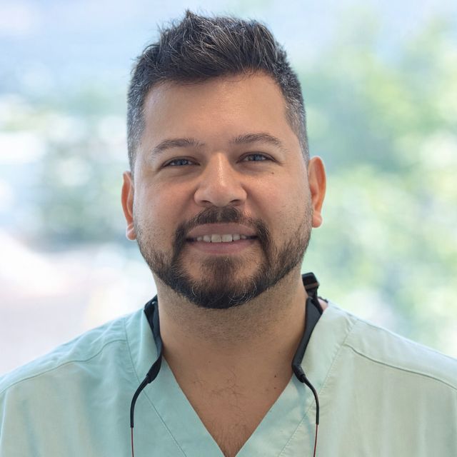 Carlos  Cortés Quezada , Dentista Santiago
