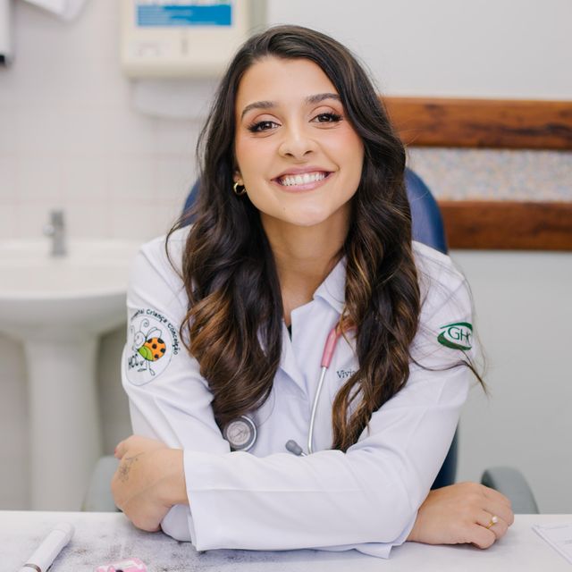 Vivian  Gamalho , Pediatra Esteio