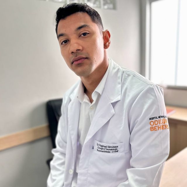 Ewerton Raphael  de Souza Simukaua , Cirurgião buco-maxilo-facial Belo Horizonte