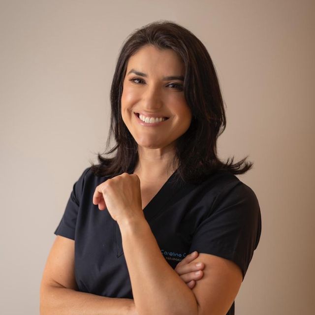 Carolina Goncalves, Coloproctologista Curitiba