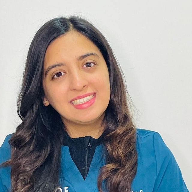 Pilar Neira Cuevas, Dentista Cañete