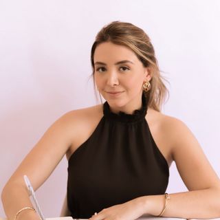Paula  de Souza Bernardes, Dermatologista Ponte Nova