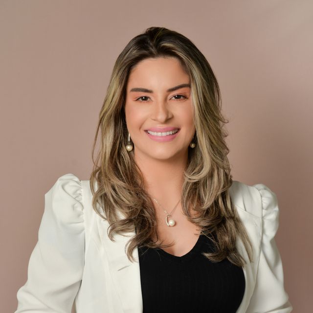 Vivian Macuglia, Dermatologista Canoas