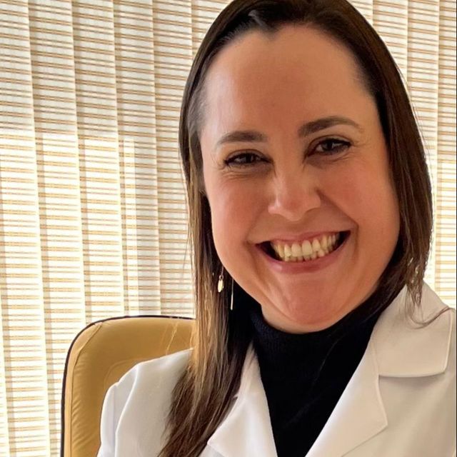 Amanda Ketzer Menezes Citrin, Cirurgião geral Porto Alegre