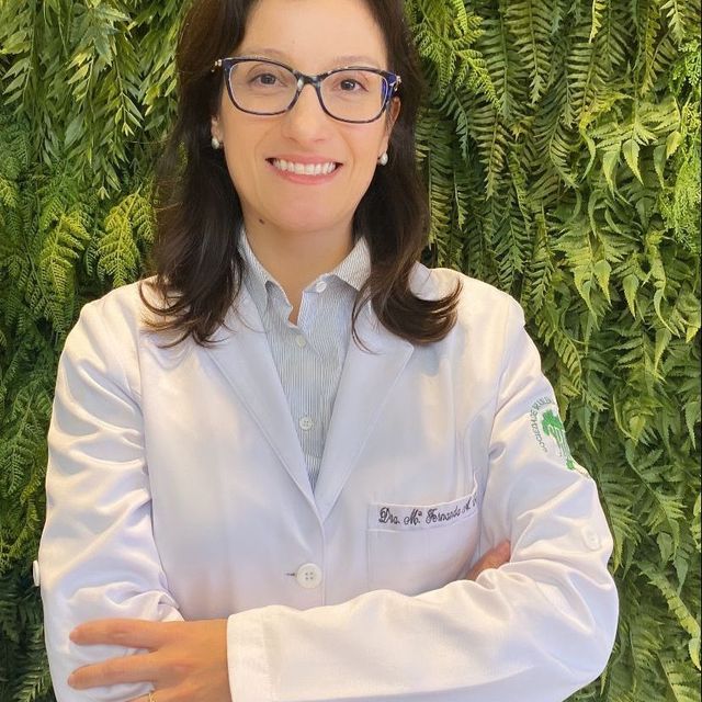 Maria Fernanda Avelar Caggiano, Dermatologista Curitiba