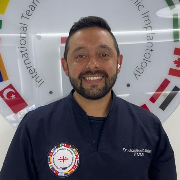 Jhonathan Camilo  Salom Ocampo, Odontólogo Bogotá