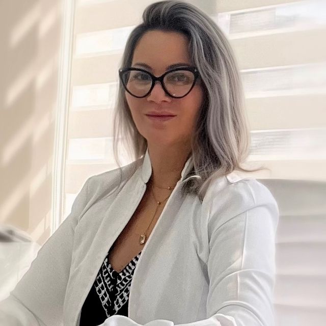 Márcia  Valdes Cabrera, Médico de família Curitiba