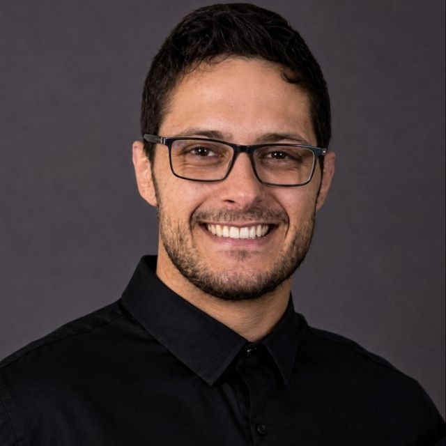 Fernando Cordeiro Camargo, Dentista São José Dos Pinhais