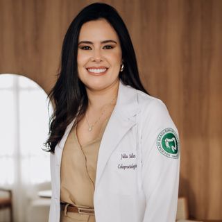 Júlia  Salles Rezende Dias , Coloproctologista Ouro Branco