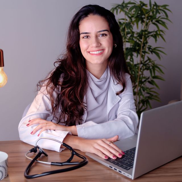 Fernanda Barcelos Santos , Cardiologista Belo Horizonte