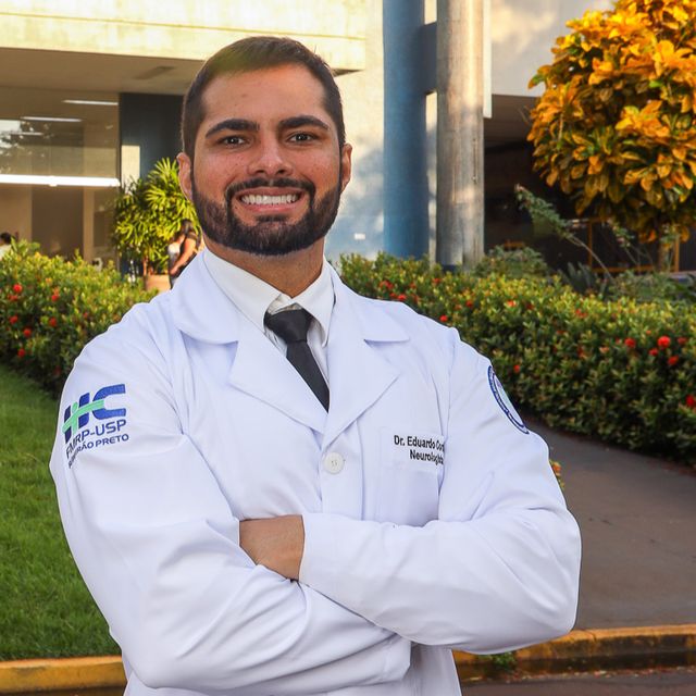 Eduardo  Cordeiro Vitor Martins , Neurologista Brasília