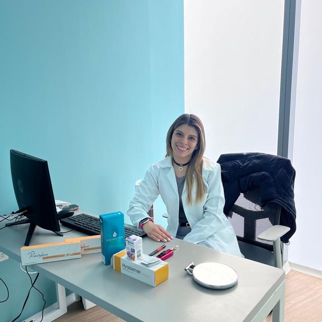 Lina Cortes, Dermatólogo Bogotá