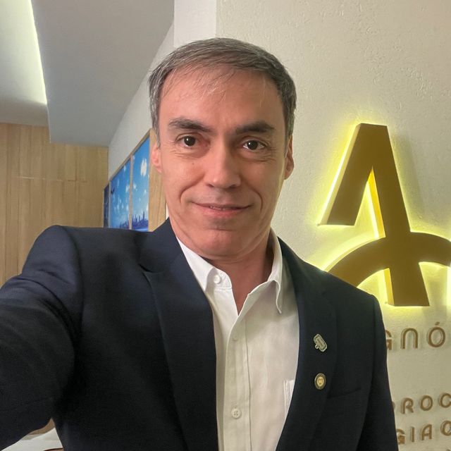 Maurilio Toscano, Coloproctologista Recife
