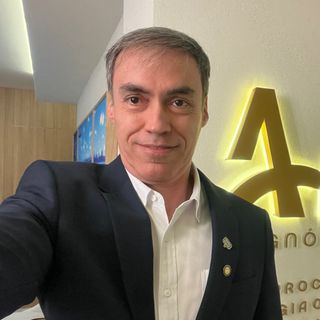 Ampliar imagem: Maurilio Toscano, Coloproctologista Recife