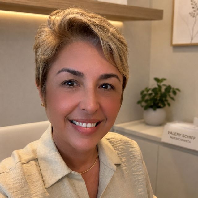 Valery Schiff, Nutricionista Santos