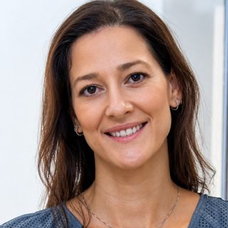 Emilia Leite de Barros Costa, Otorrino São Paulo
