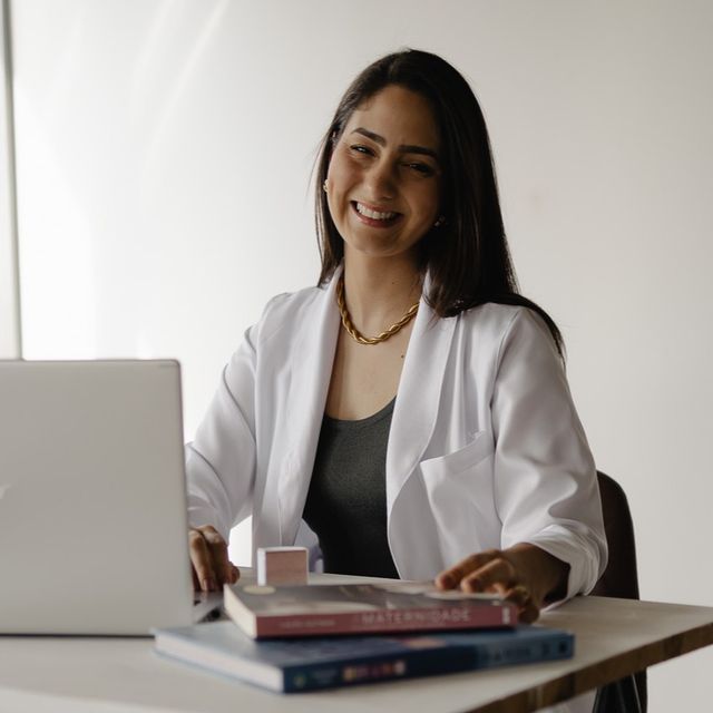 Leticia  Allebrandt, Ginecologista Curitiba