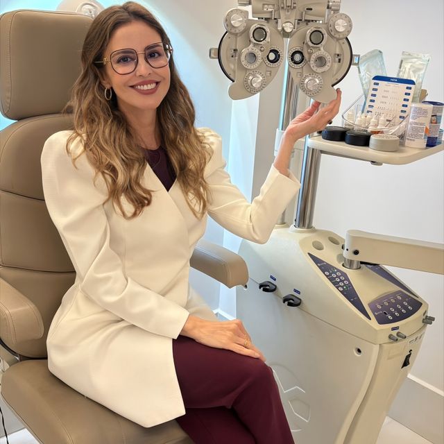 Ana Augusta de Sousa Barbosa, Oftalmologista Goiânia