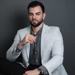 Ampliar imagem: Apolonio Peixoto de Queiroz, Neurologista Patos